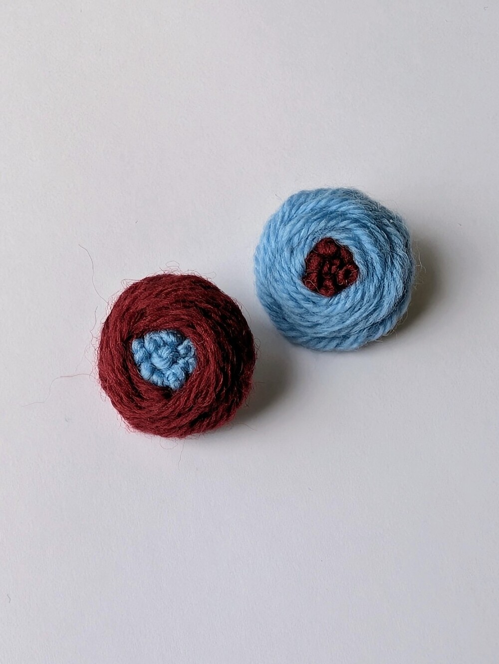 New 100% Wool Set Of Two Hand Embroidered Red Blue Flower Handmade Brooch Pins